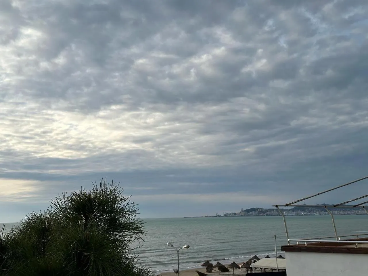 Appartamento Sunset Sea View - Beachfront Balcony - Ac - Wifi Durrës